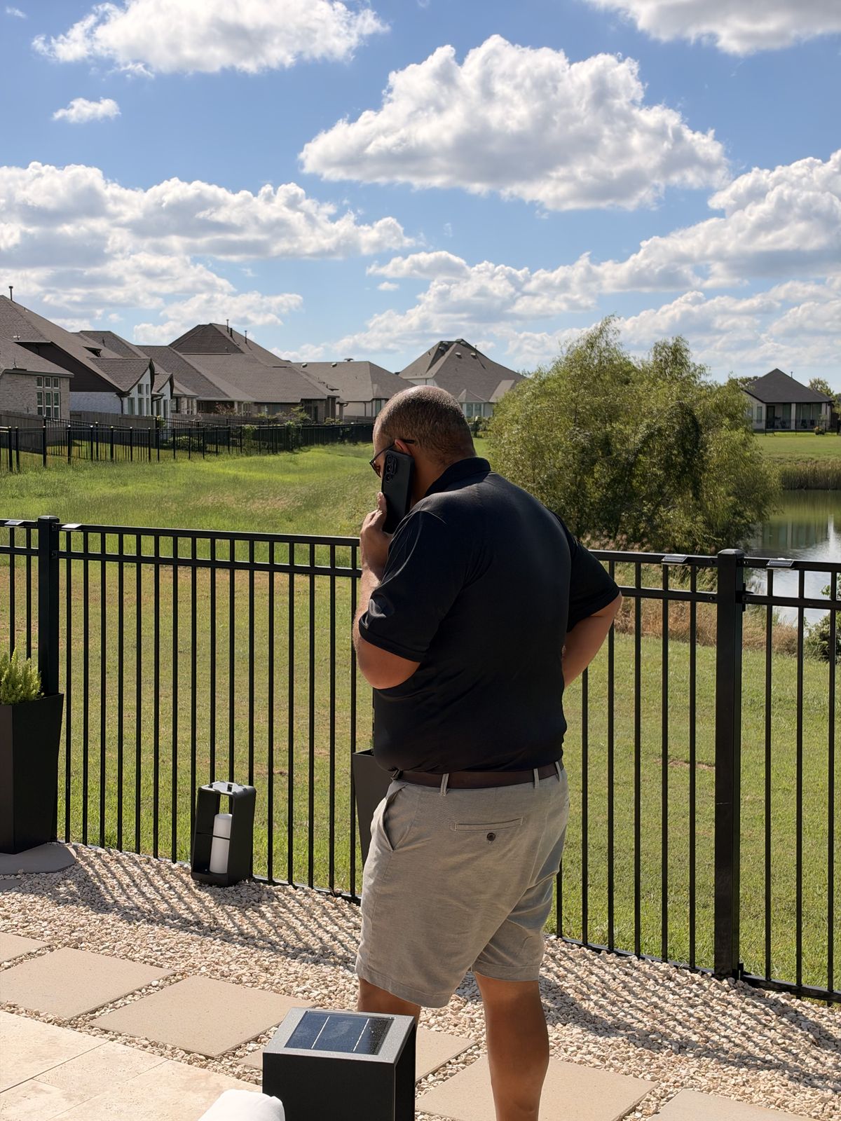 A contractor on a strategy call with Aqua Leads